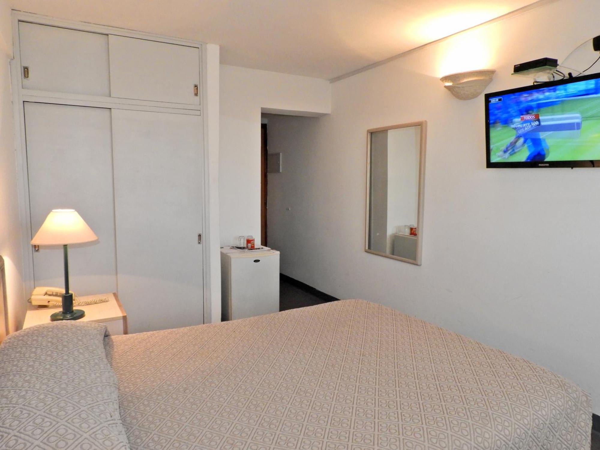 Hotel Tres Cruces 몬테비데오 외부 사진