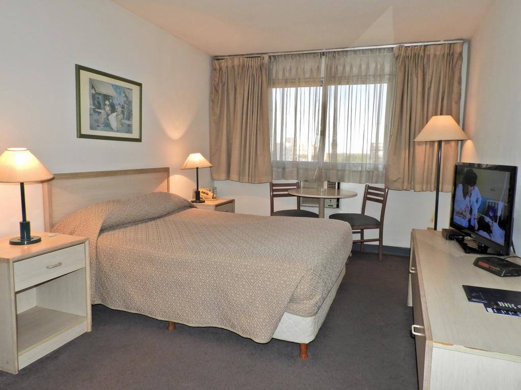 Hotel Tres Cruces 몬테비데오 외부 사진