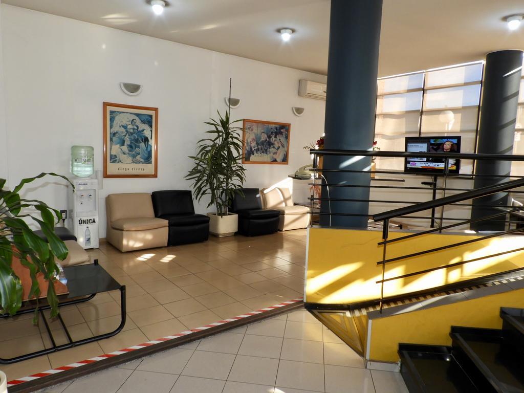 Hotel Tres Cruces 몬테비데오 외부 사진