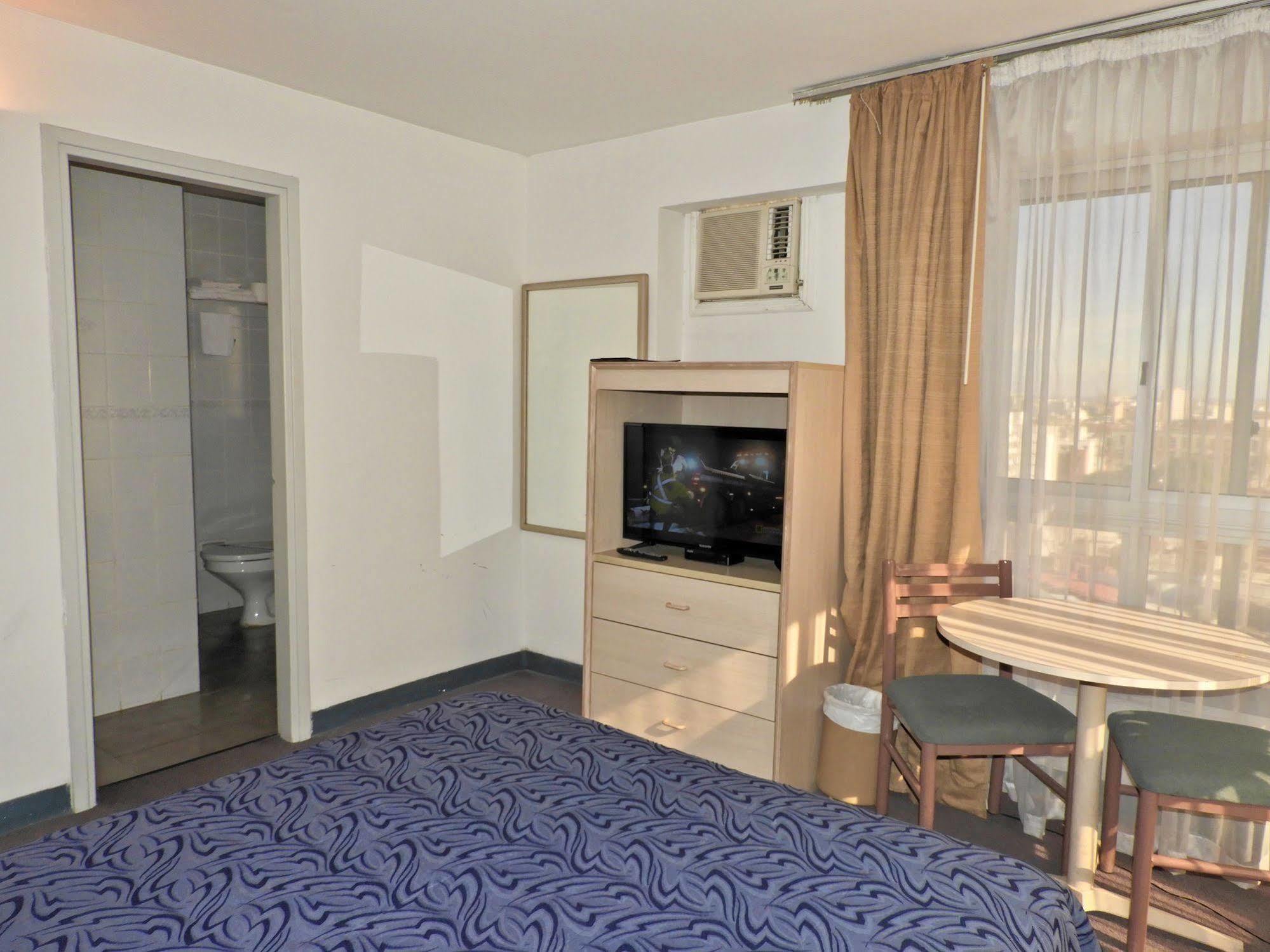 Hotel Tres Cruces 몬테비데오 외부 사진