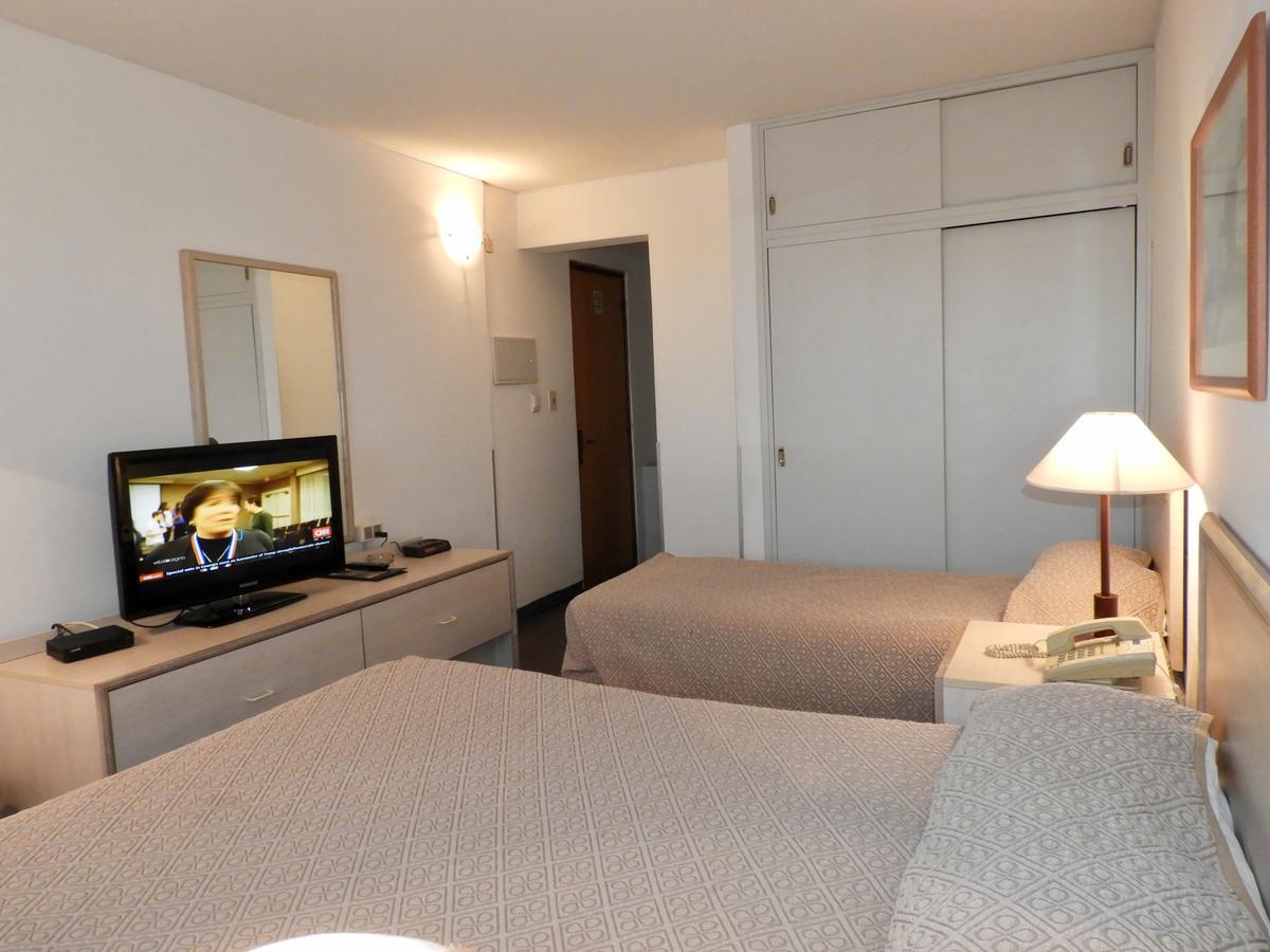 Hotel Tres Cruces 몬테비데오 외부 사진