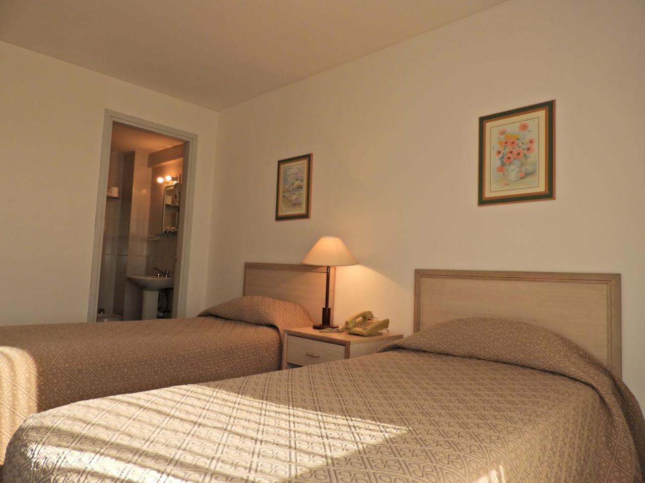 Hotel Tres Cruces 몬테비데오 외부 사진